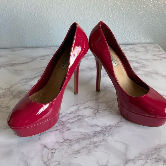 Steve Madden Red Pumps - Picture 3 of 3